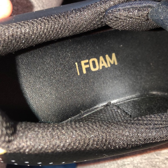 NWOT puma sneakers - Picture 4 of 5